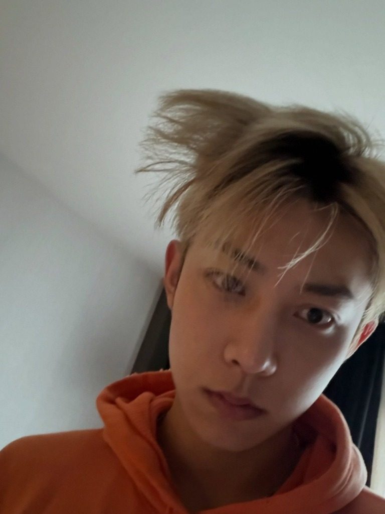 messy hair cutie